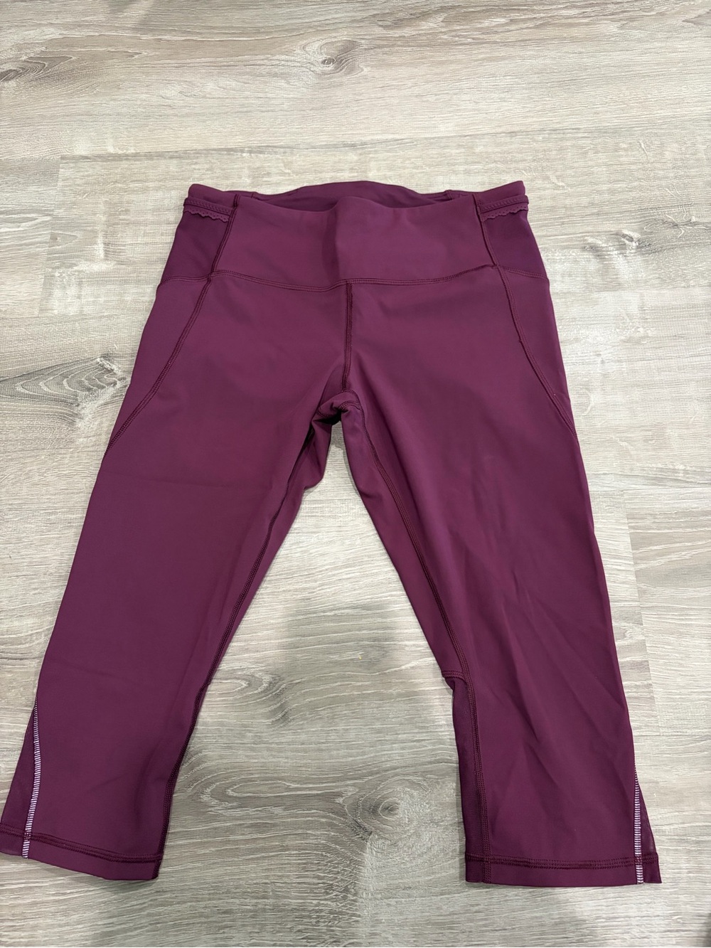 Lululemon burgundy/maroon cropped leggings, women’s size 10